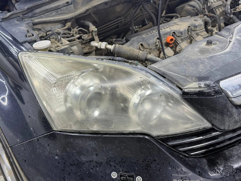 Honda CR-V — мутная пожелтевшая фара до полировки