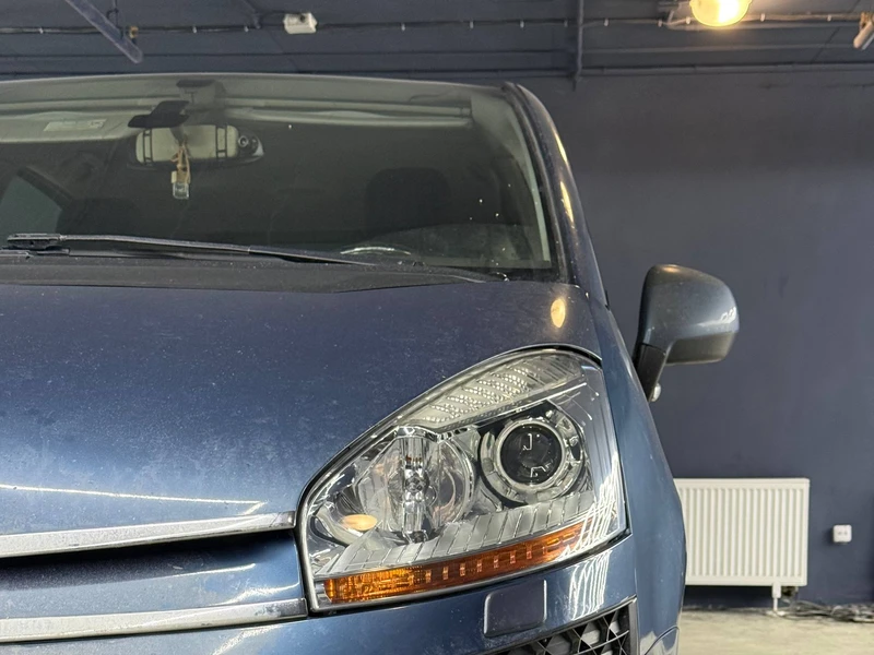 Citroen C4 — установленные Bi-LED линзы с DRL подсветкой