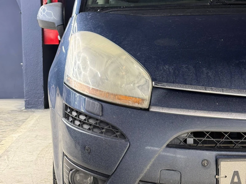 Citroen C4 — мутные галогеновые фары до установки Bi-LED