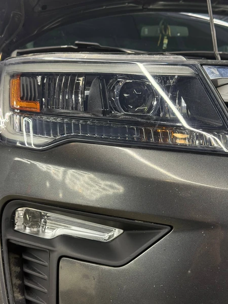 Jeep Grand Cherokee — топовый комплект Bi-LED линз